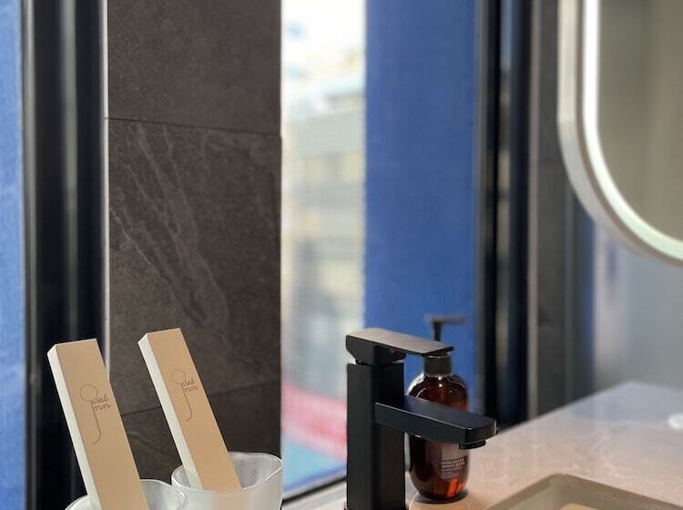 اتاق استاندارد, The Blue By Just Inn