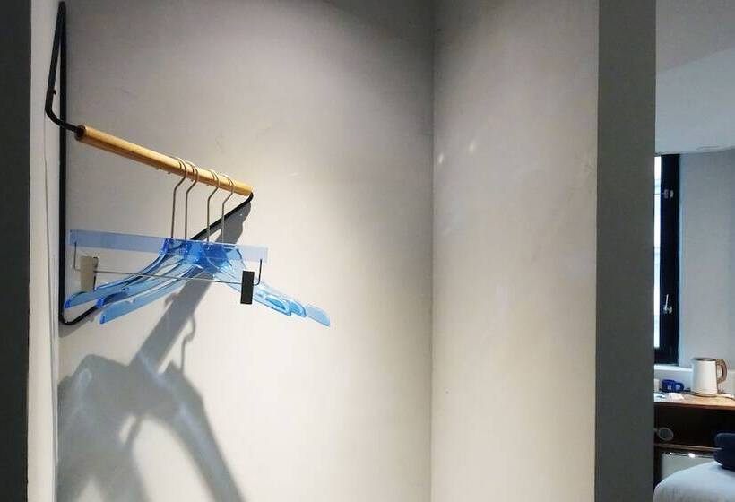 اتاق استاندارد, The Blue By Just Inn