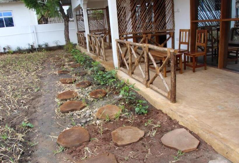 キングサイズベッドのスタンダードルーム, Zanzigo