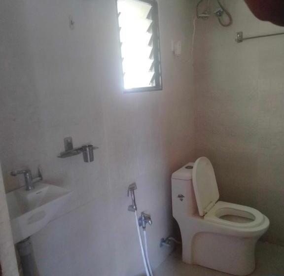 트리플 클래식 룸, Oyo Hotel Sky Line