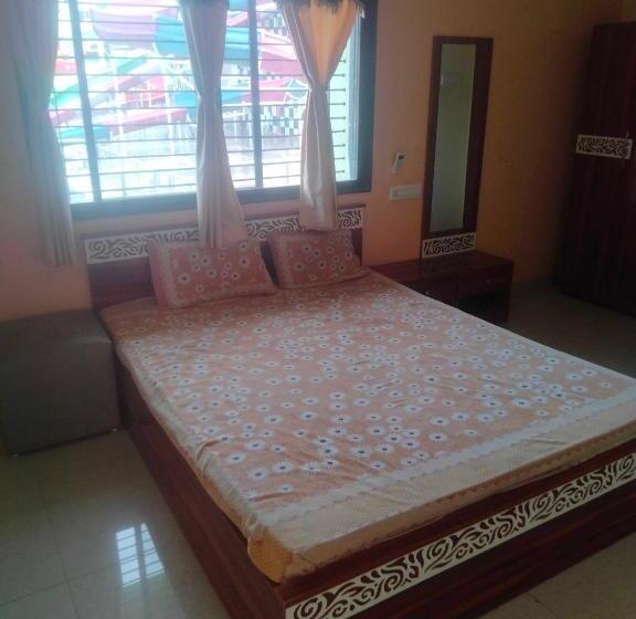 트리플 클래식 룸, Oyo Hotel Sky Line