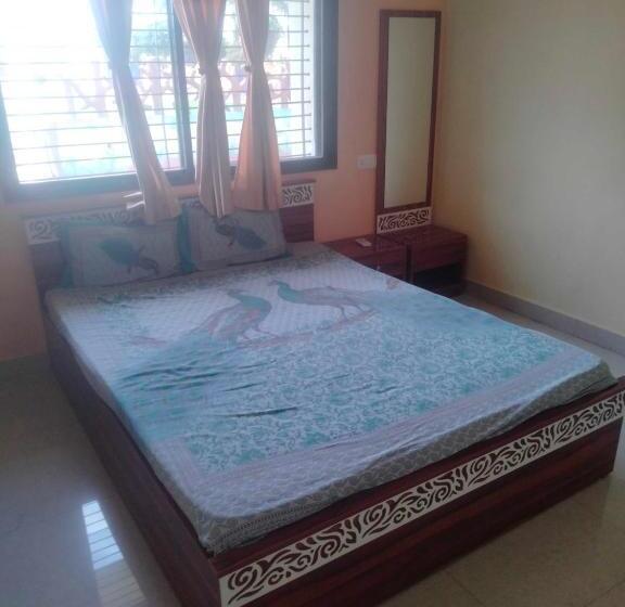 트리플 클래식 룸, Oyo Hotel Sky Line