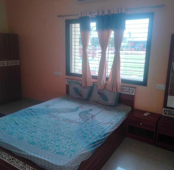 트리플 클래식 룸, Oyo Hotel Sky Line