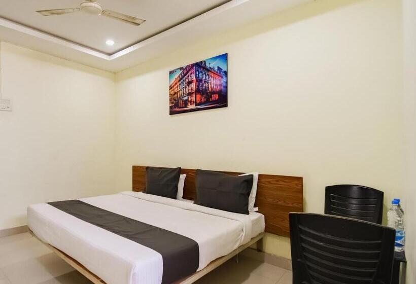 اتاق کلاسیک سه تخته, Oyo Hotel Sky Line