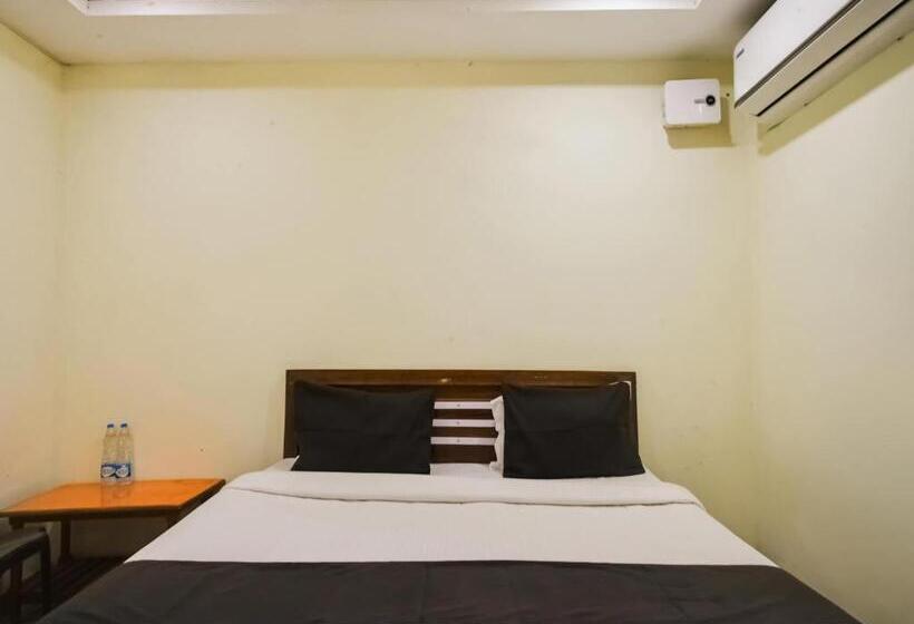 اتاق کلاسیک سه تخته, Oyo Hotel Sky Line