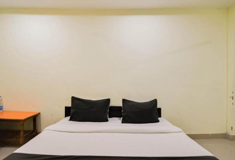 트리플 클래식 룸, Oyo Hotel Sky Line