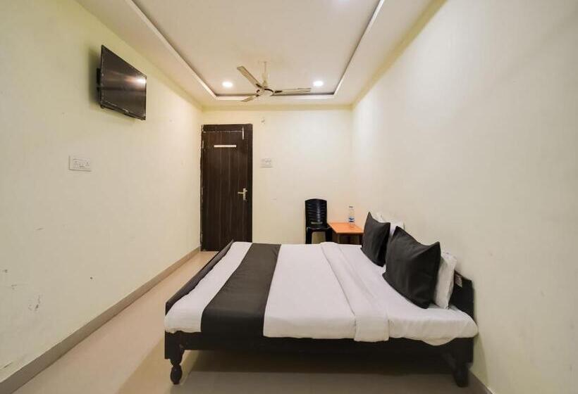 اتاق کلاسیک سه تخته, Oyo Hotel Sky Line