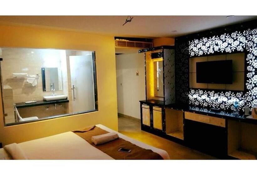 スイート, The Golden Oyster, Dehradun