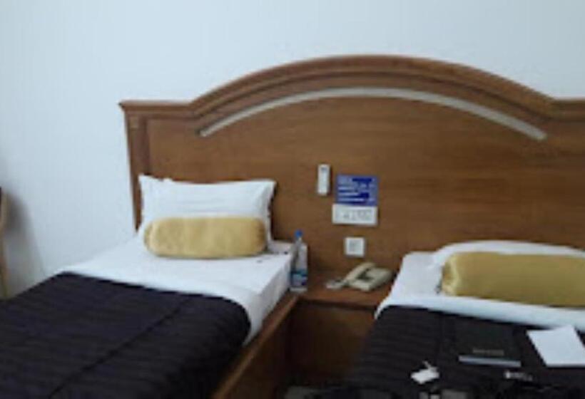 スタンダードルーム, The Grand 3star Sindhu Hotel, Mahbubnagar