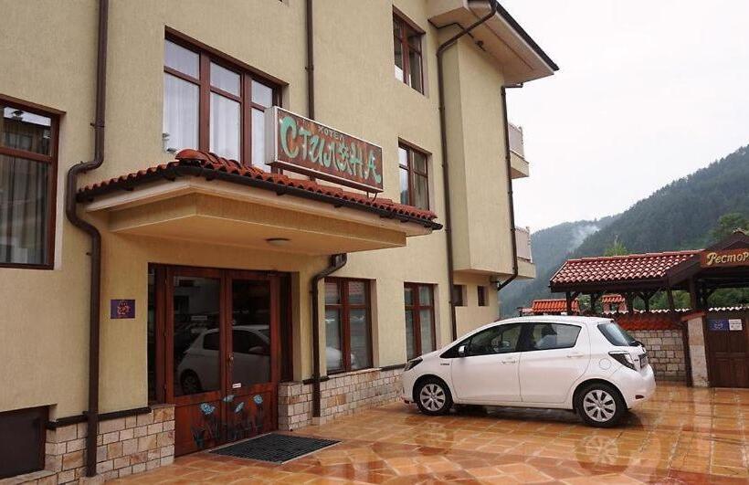 三人经典房间, хотел стиляна/hotel Stilyana
