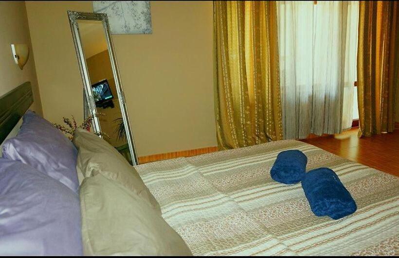 三人经典房间, хотел стиляна/hotel Stilyana