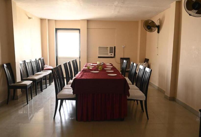 Номер Стандарт, Holy Grand