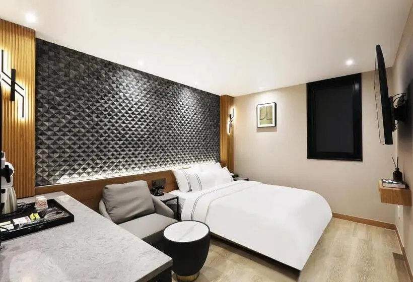 Standard-huone, Mari