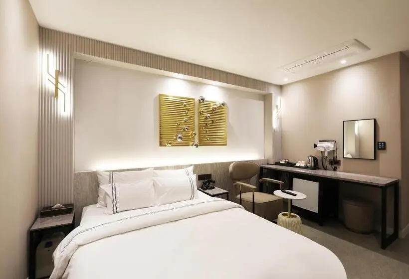 Standard-huone, Mari
