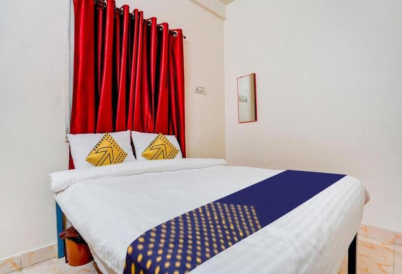 غرفة كلاسيكية ثلاثية, Spot On R J