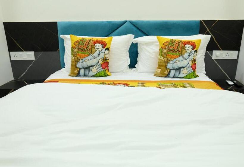 Номер Deluxe, The Travel Bug Jaisalmer