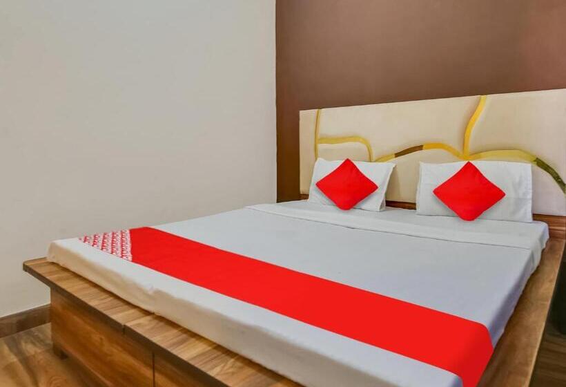 トリプルクラシックルーム, Oyo Hotel Riyasat Inn