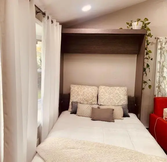 スタンダードルーム, Private Home Cozy Room