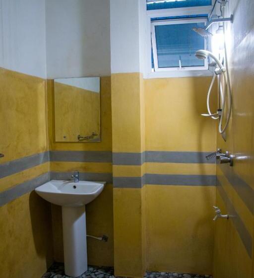 غرفة عائلية, Sun Guest