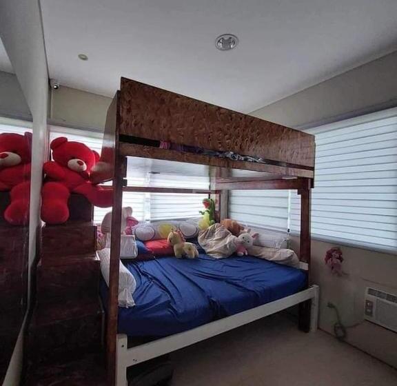 חדר דלוקס, Rs Motel