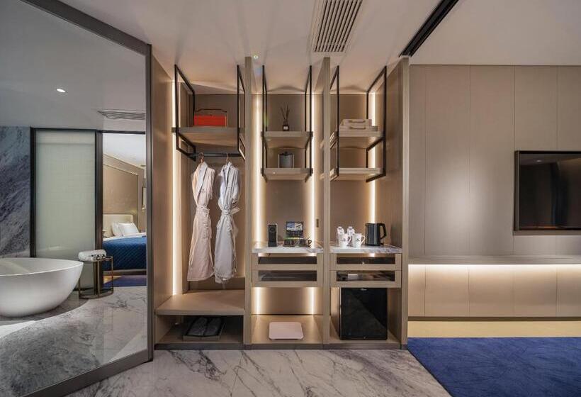 디럭스 스위트, Vance Hotel East Railway Station