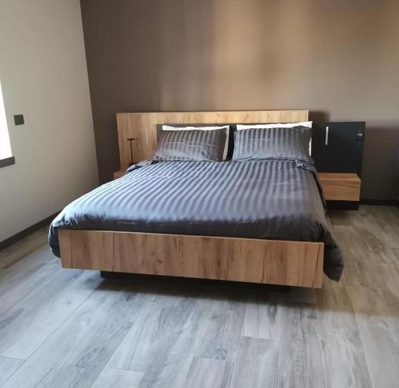 اتاق لوکس با تخت بزرگ, B&b Civico 4 Cremona