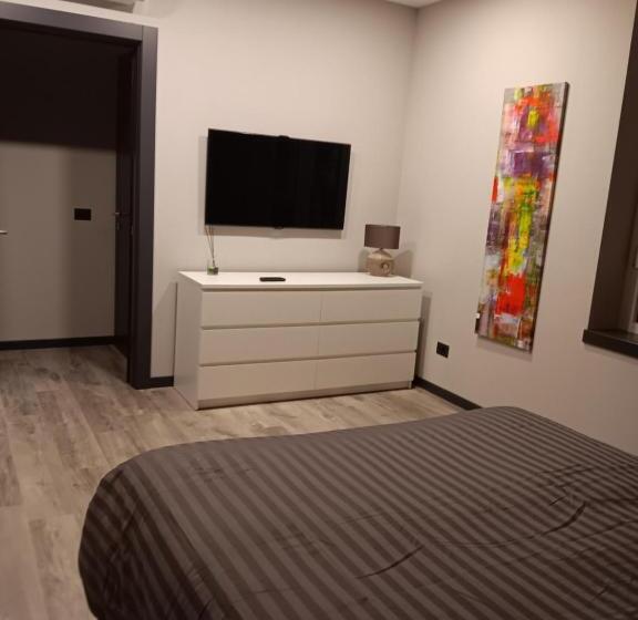 اتاق لوکس با تخت بزرگ, B&b Civico 4 Cremona