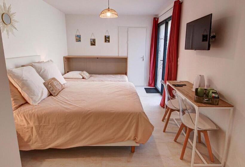 スタンダードトリプルルーム, Chambres D Hôtes Du Val D Asson