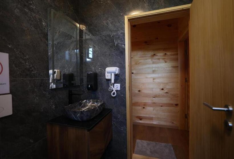 اتاق خانوادگی, Freskia Resort