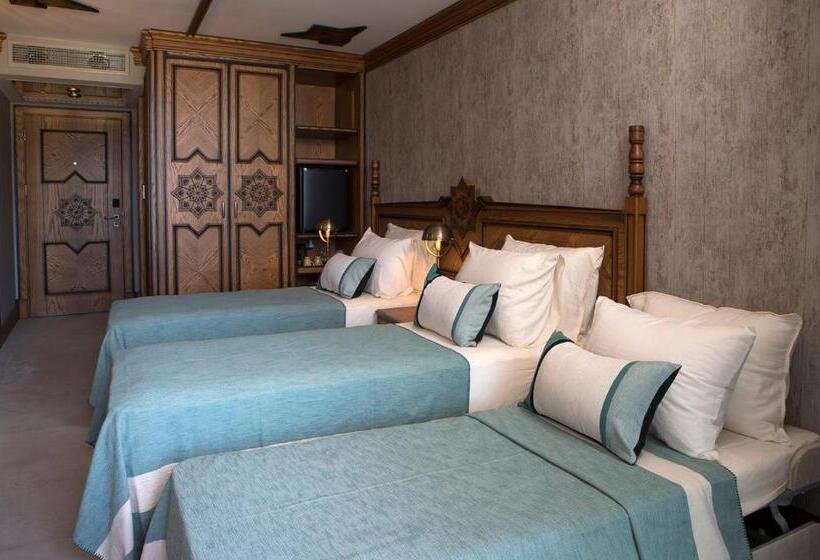 Triple Room Sea View, Göktürk Otel