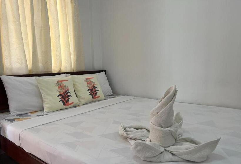 标准间, Dinah S Tourist Inn