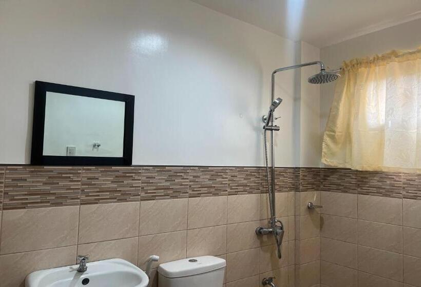 Quarto Deluxe, Dinah S Tourist Inn