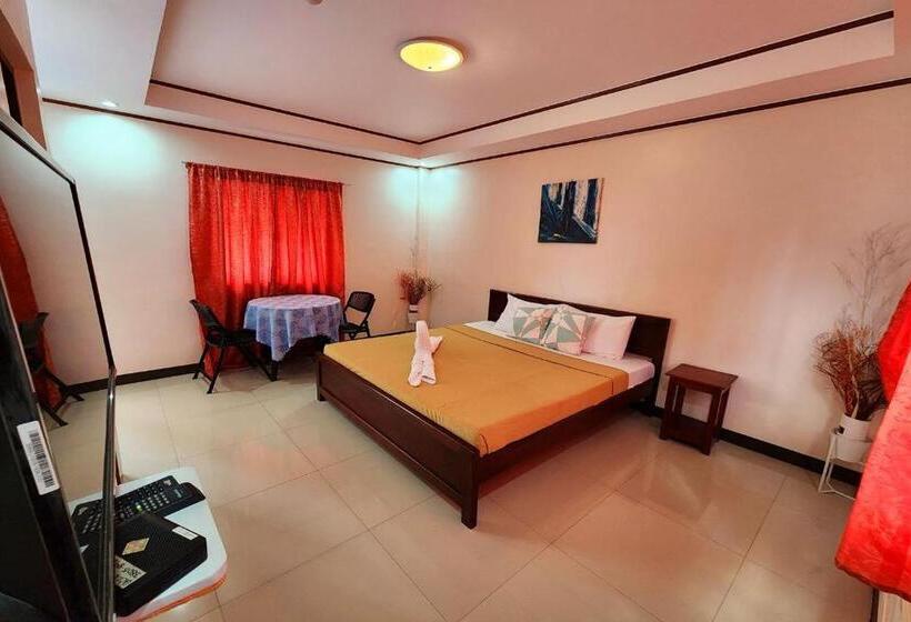 اتاق لوکس, Dinah S Tourist Inn