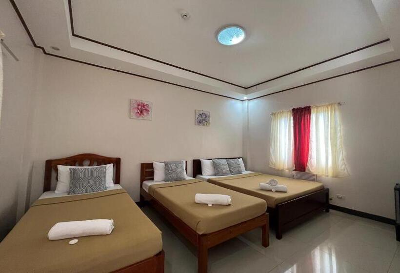 四人标准间, Dinah S Tourist Inn