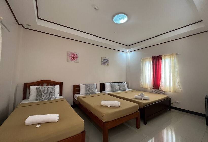 اتاق استاندارد چهار تخته, Dinah S Tourist Inn