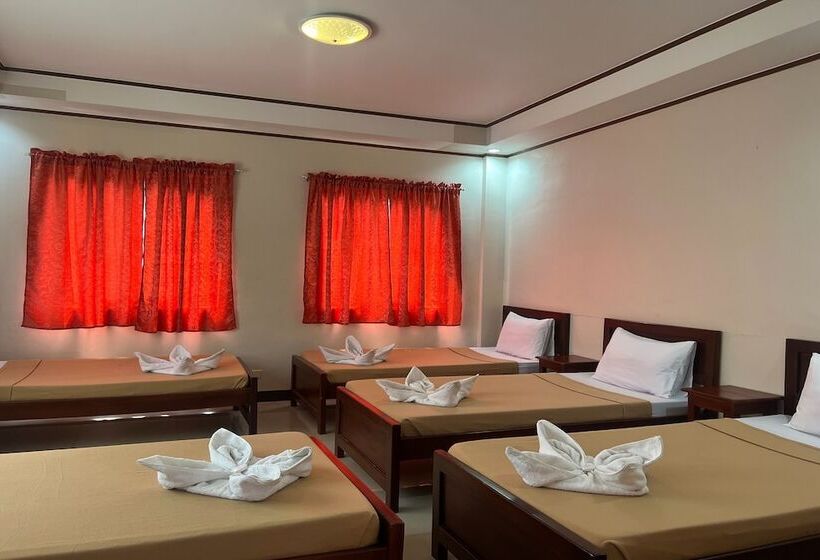 اتاق خانوادگی, Dinah S Tourist Inn