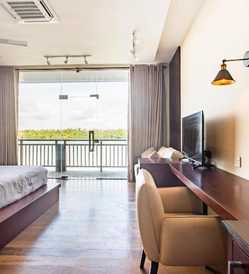 デラックスルーム, Dutch Gate