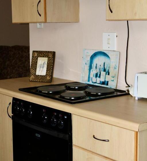 1 Bedroom Chalet, Khutsong Lodge