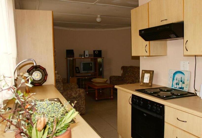 شاليه غرفة نوم واحدة, Khutsong Lodge