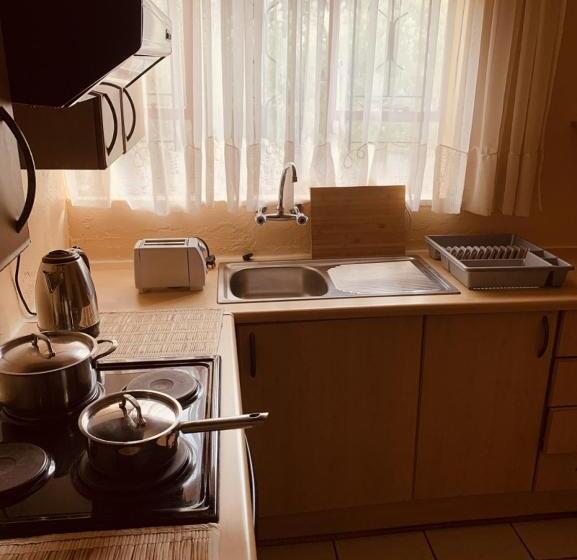 شاليه غرفة نوم واحدة, Khutsong Lodge