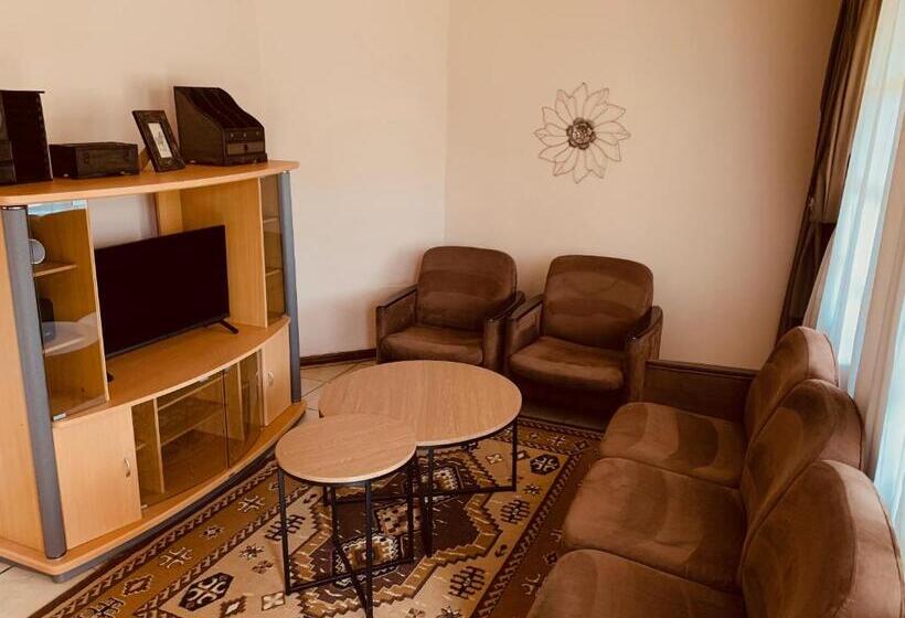 شاليه غرفة نوم واحدة, Khutsong Lodge