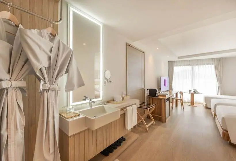 Superior Kolmen Hengen Huone, U Hua Hin