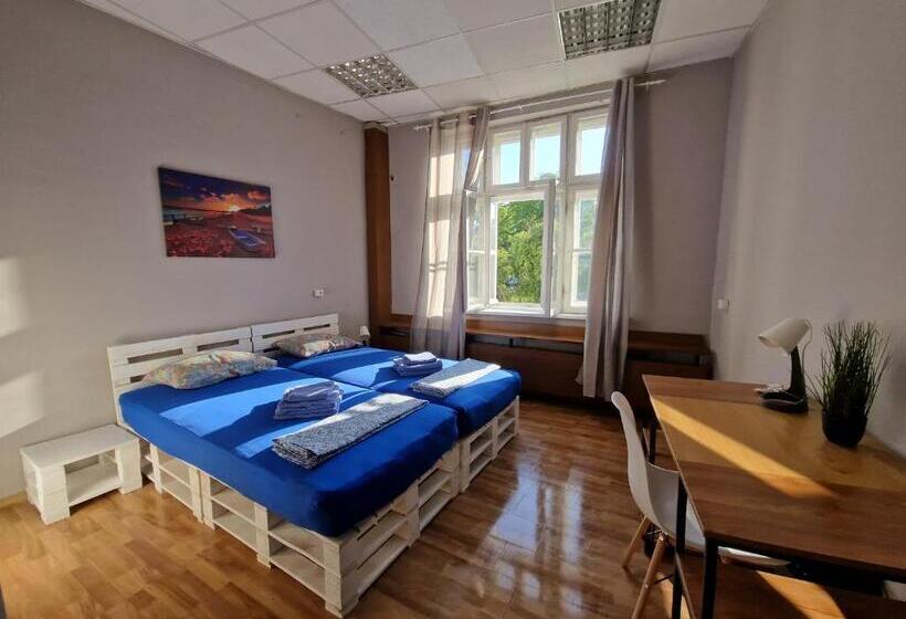 חדר סטנדרט נוף לגינה, Lambo S Corner