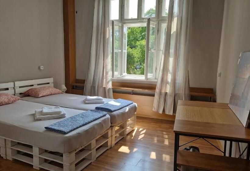 חדר סטנדרט נוף לגינה, Lambo S Corner