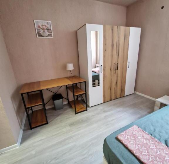 חדר סטנדרט יחיד, Lambo S Corner