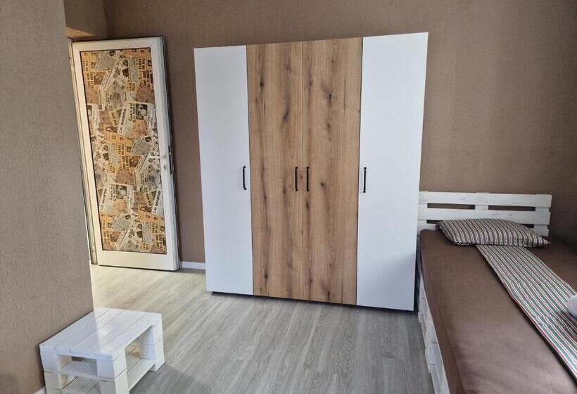 חדר סטנדרט, Lambo S Corner