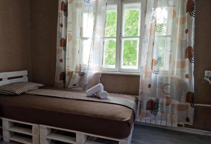 Pokój Standard, Lambo S Corner