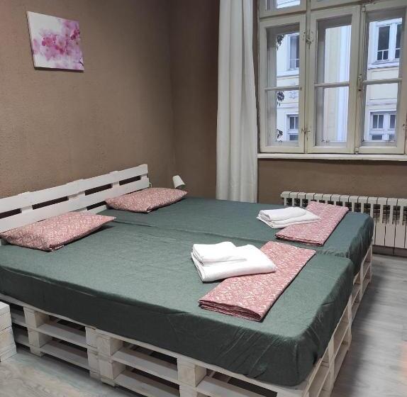 חדר סטנדרט, Lambo S Corner