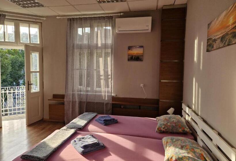 חדר דלוקס עם מרפסת, Lambo S Corner