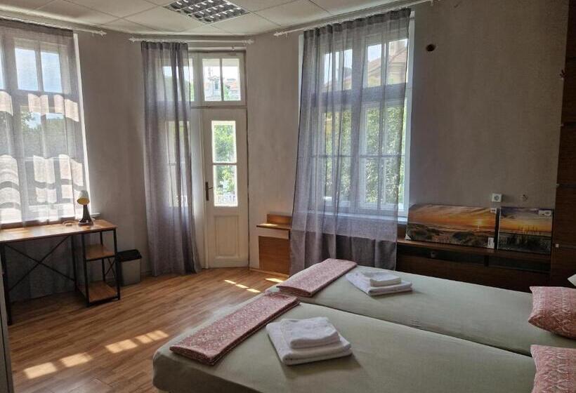 חדר דלוקס עם מרפסת, Lambo S Corner